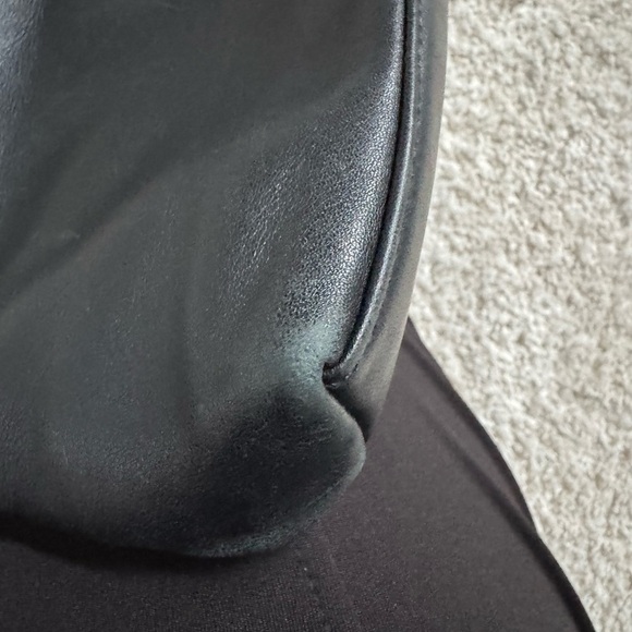 Etienne Aigner Vintage Smooth Black Leather Shoulder Bag - Picture 10 of 10